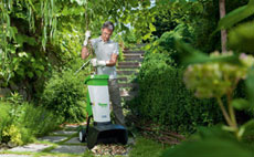 Electric shredders with chipping units