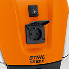 Automatic ignition (E) and outlet
