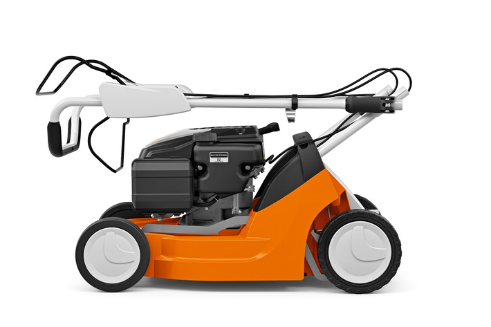 RM 443 T Petrol Lawn Mower