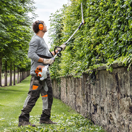 HL 94 C-E - Powerful long-reach hedge trimmer with long shaft