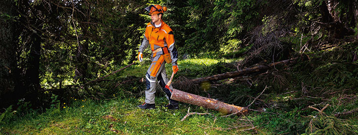 Forestry work overalls with cut-resistant trousers