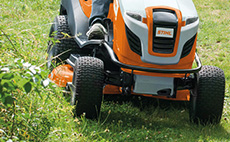 Ride-on lawn mower mulching kits