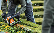 Cordless hedge trimmers
