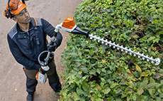Cordless Long-reach Hedge Trimmers