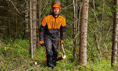 Waldarbeitsanzüge mit Schnittschutzhose